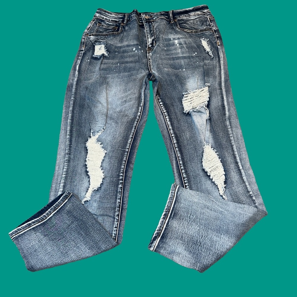 NEW Womens XL Destructed Jeans